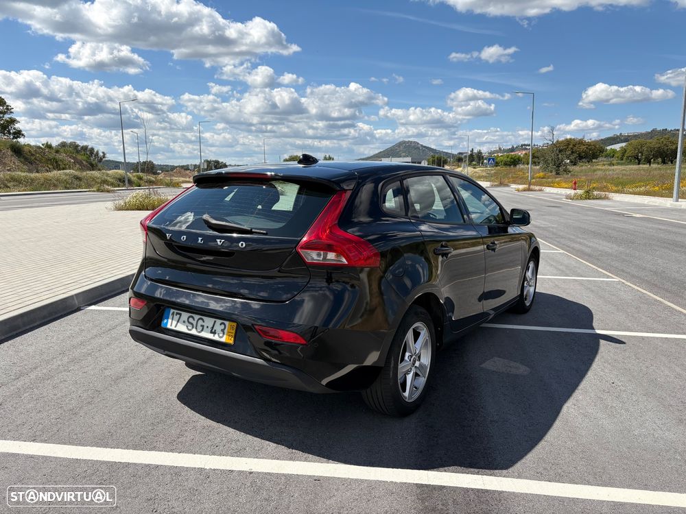 Volvo V40 2.0 D2 Momentum - 3