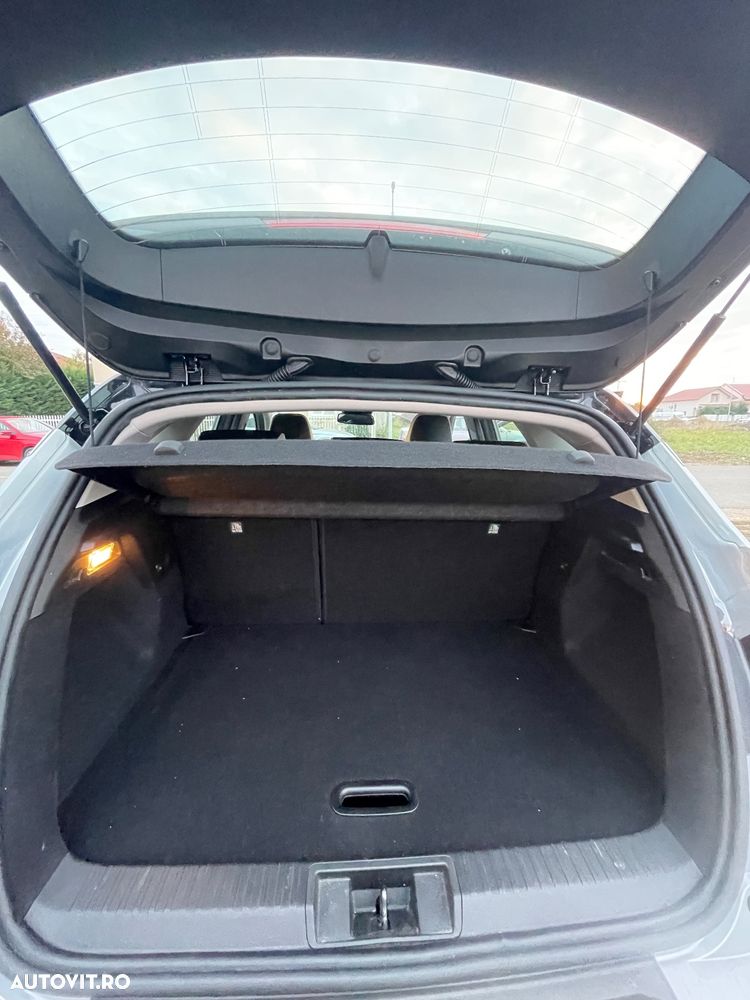 Renault Captur MHEV 140 Techno - 9
