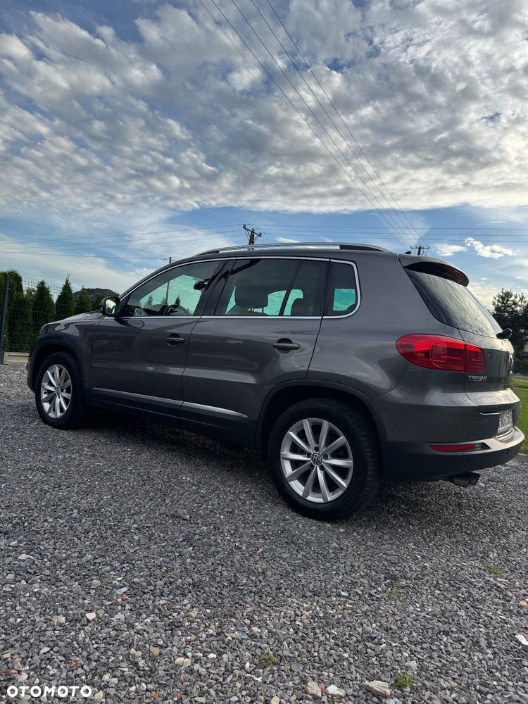 Volkswagen Tiguan 2.0 TDI DPF BlueMotion Technology Lounge Sport & Style - 2