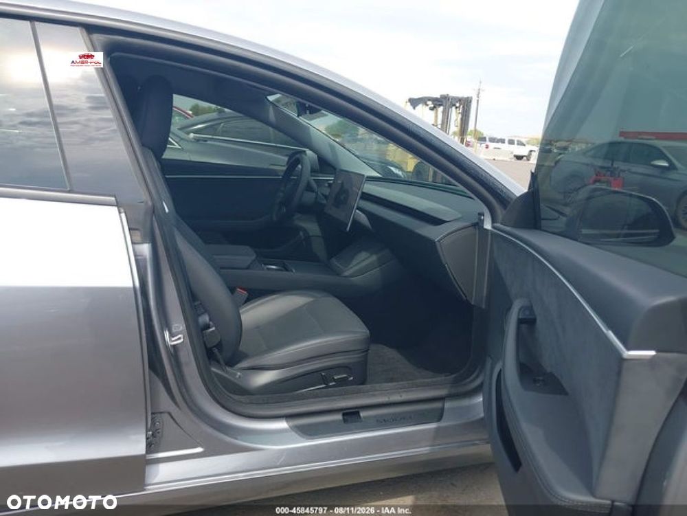 Tesla Model 3 - 10