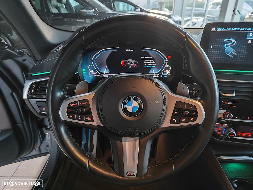 BMW 530 e Pack Desportivo M - 26