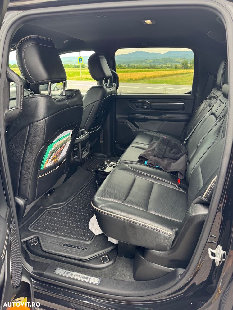 Dodge RAM 1500 - 12