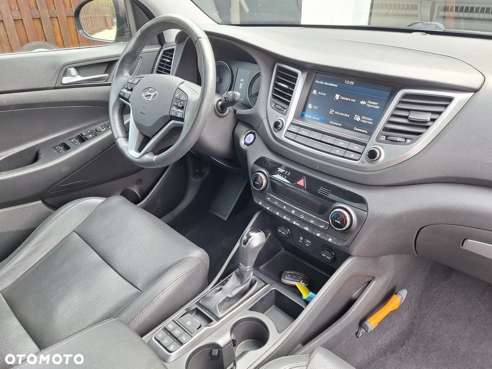 Hyundai Tucson blue 1.7 CRDi 2WD DCT Premium - 24