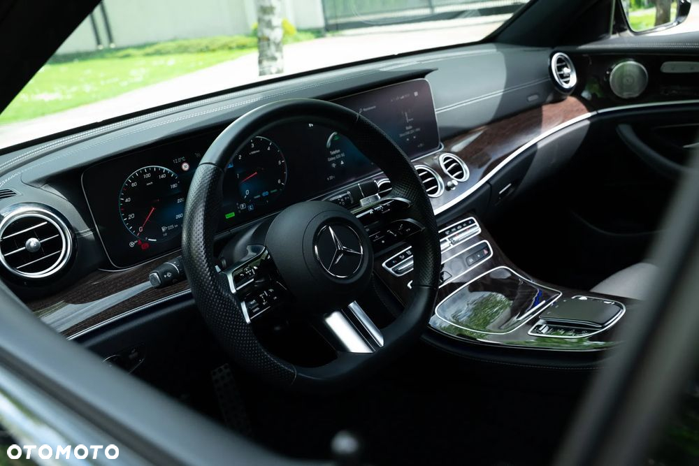 Mercedes-Benz Klasa E 220 d 4-Matic Business Edition - 23