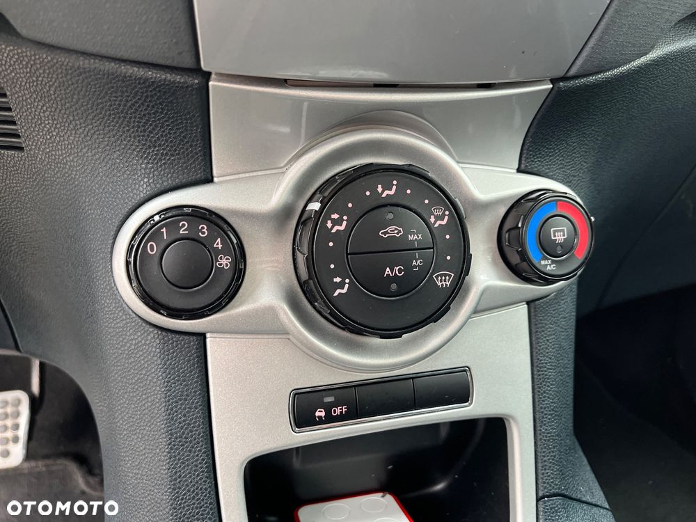 Ford Fiesta 1.6 Sport - 14