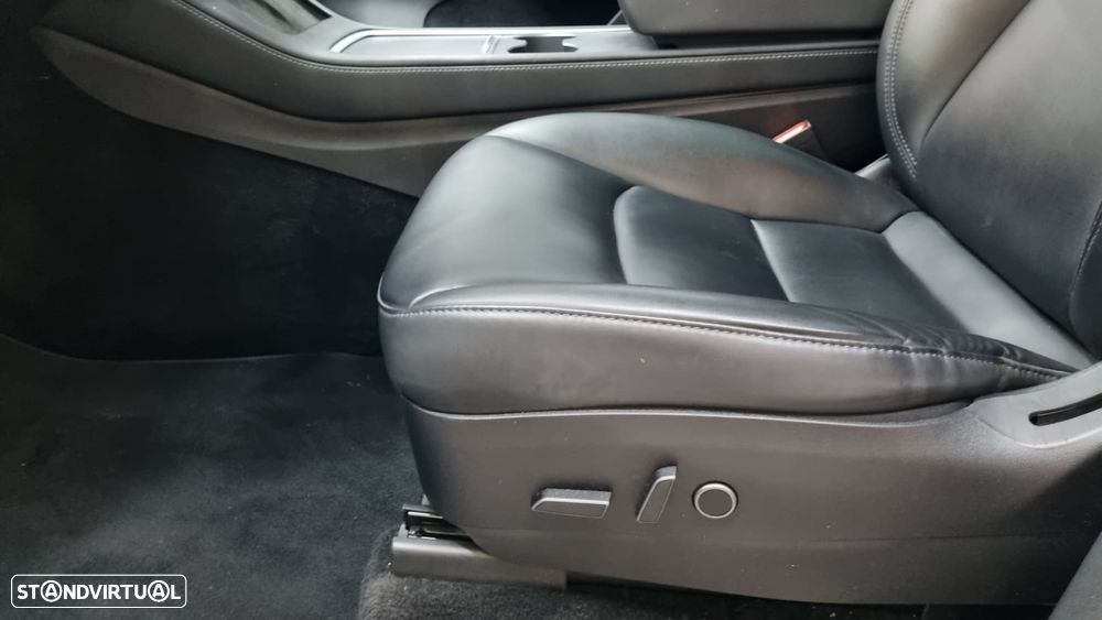 Tesla Model Y - 22