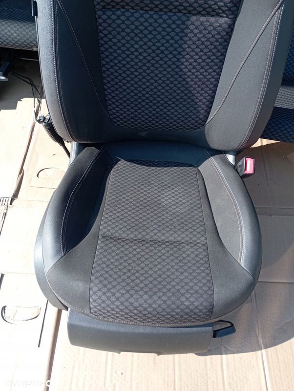 OPEL ZAFIRA C FOTELE KANAPA SIEDZENIA GRZANE PASY TYŁ KOMPLET EUROPA - 6
