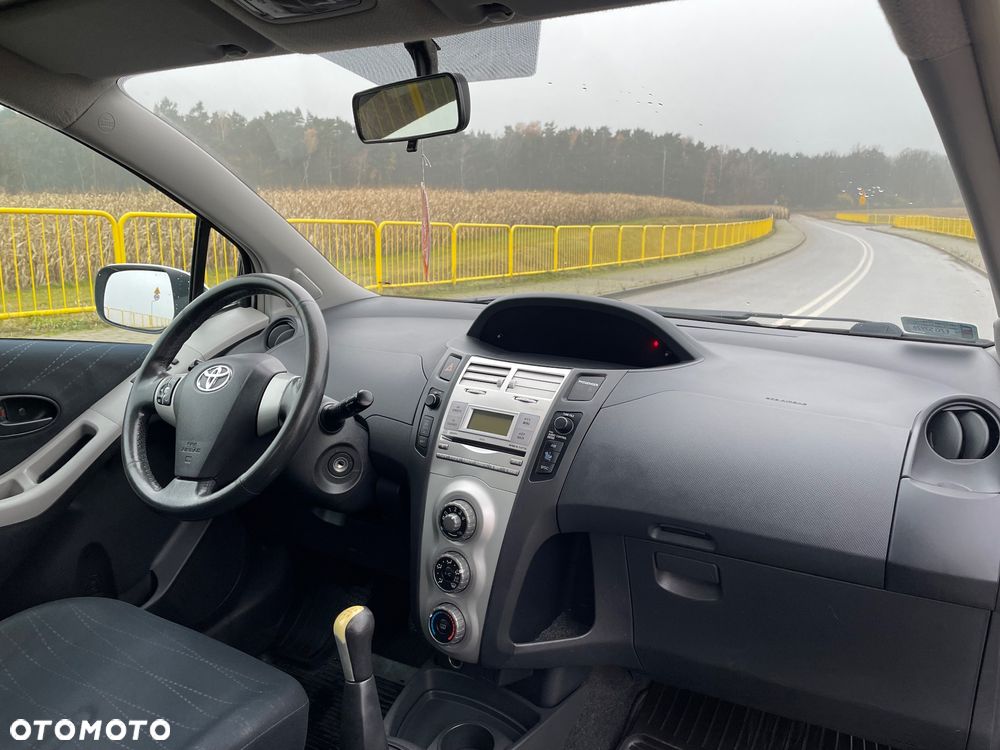 Toyota Yaris 1.4 D-4D - 12