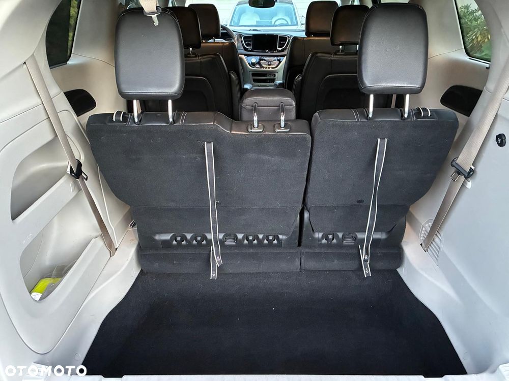 Chrysler Pacifica - 14