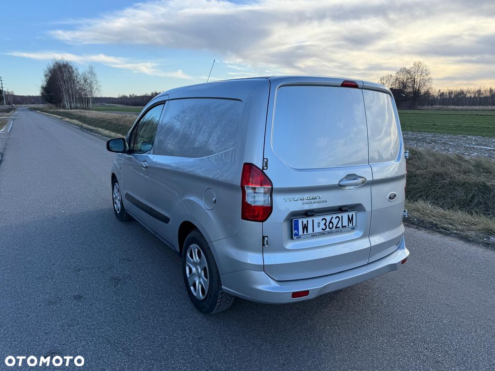 Ford Transit Courier - 4