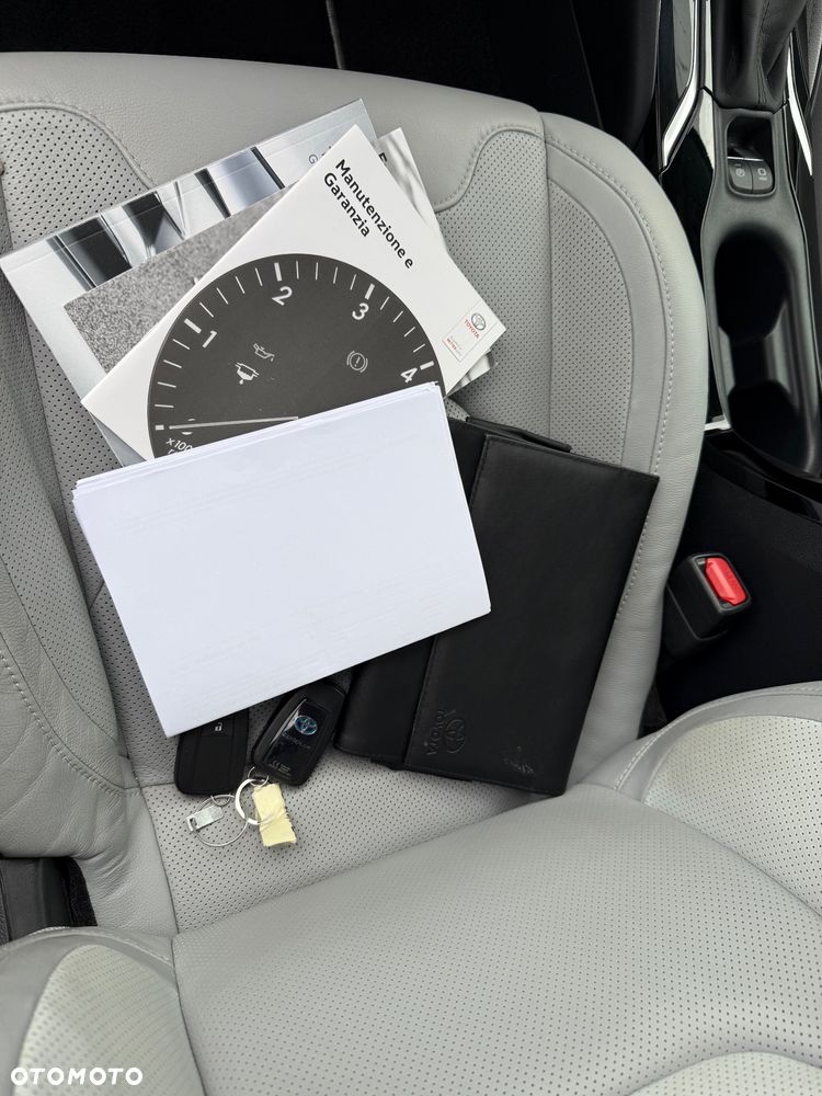 Toyota Corolla 2.0 Hybrid Executive - 17