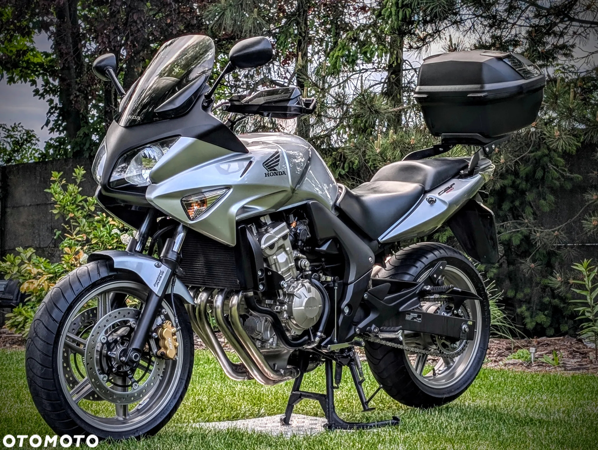 Honda CBF - 2