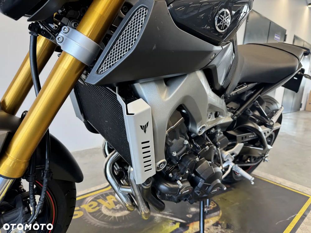 Yamaha MT - 19