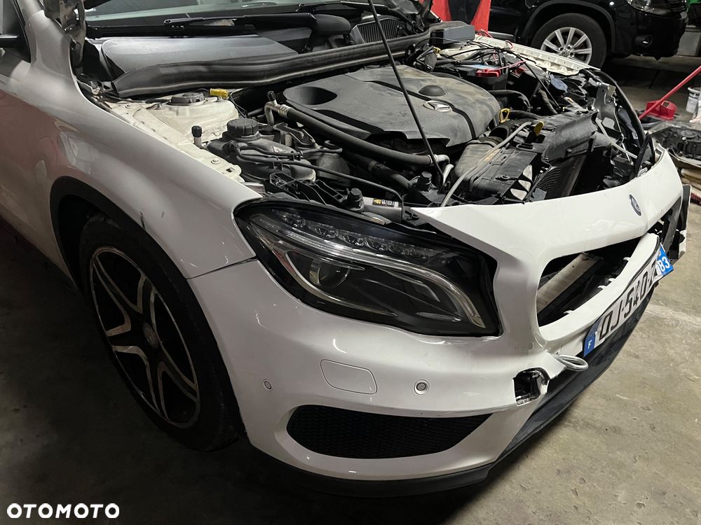 Mercedes-Benz GLA 220 CDI 7G-DCT AMG Line - 23
