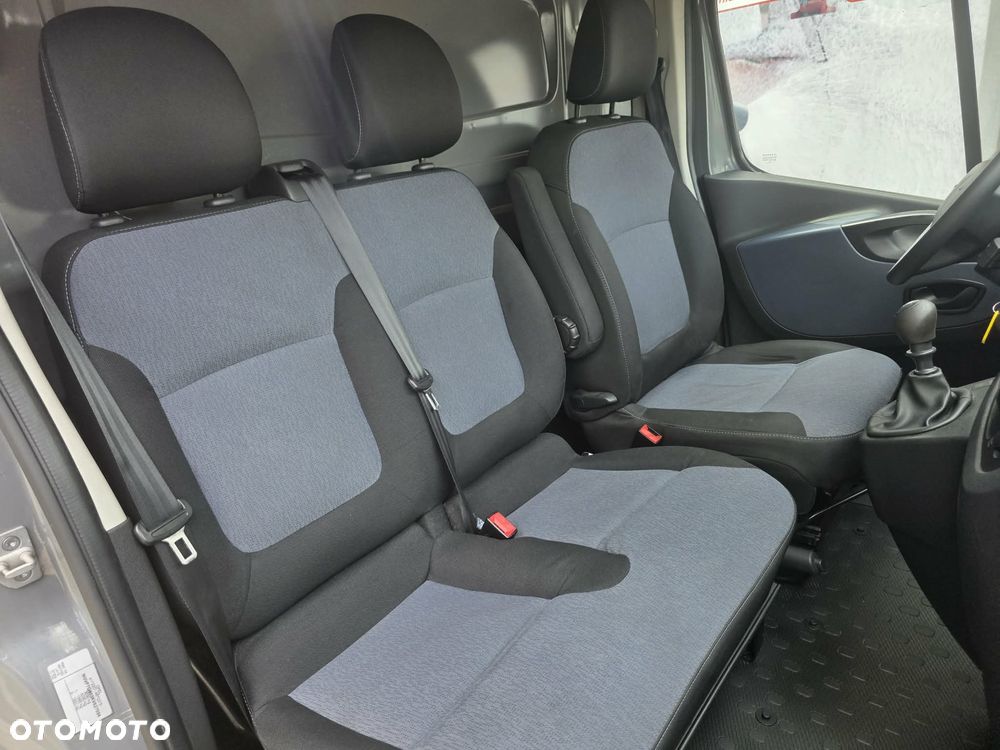 Opel Vivaro - 24