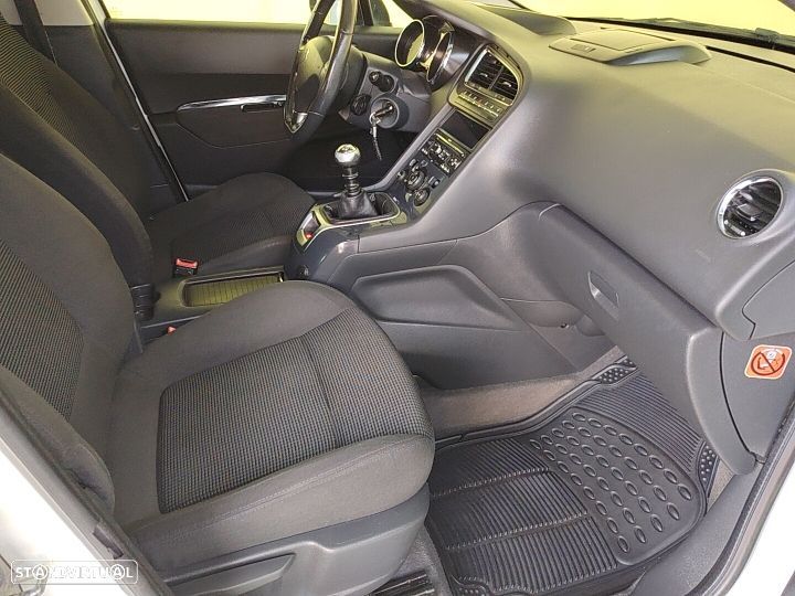 Peugeot 5008 - 11