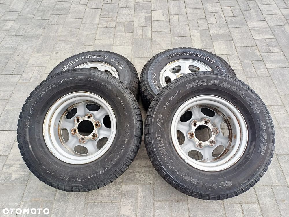 FELIGI Z OPONAMI STALOWE NISSAN TERRANO PATHFINDER R15 6x139,7 100,3 mm OPONY 235/75 R15 NR2 - 7