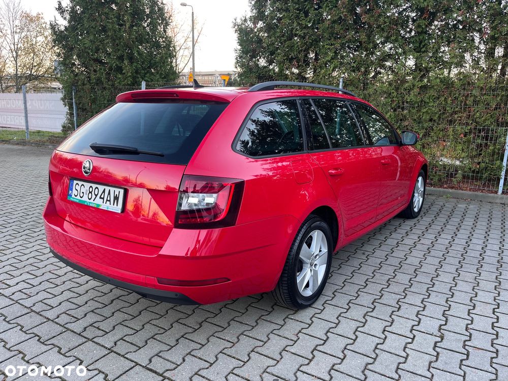 Skoda Octavia 1.6 TDI DSG Ambition - 6