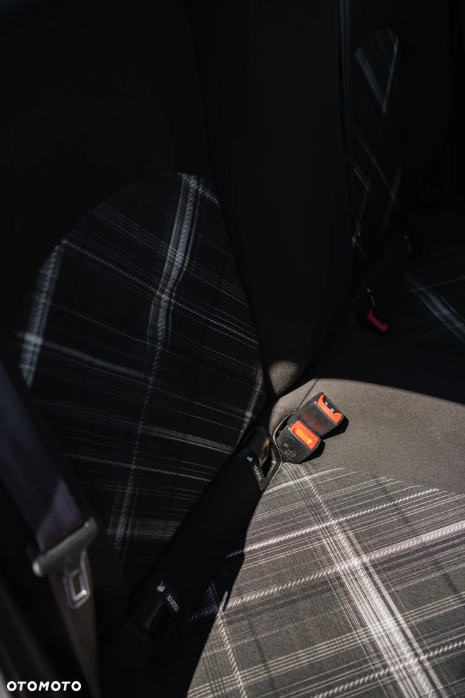 Opel Corsa 1.4 T Color Edition S&S - 20