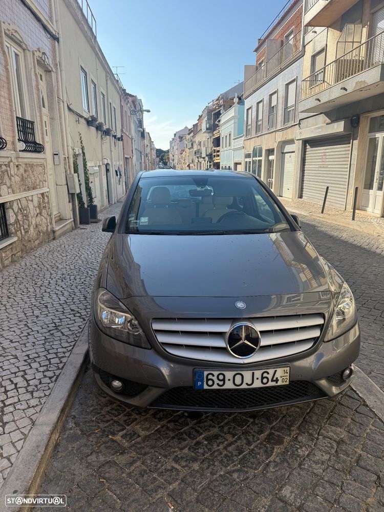 Mercedes-Benz B 200 2014 photo 2