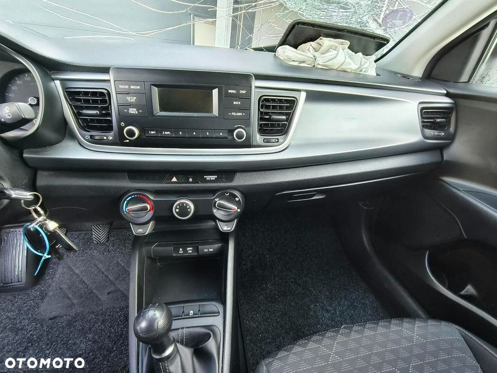 Kia Rio - 13
