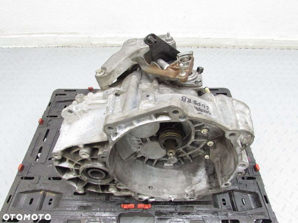 AUDI SKODA VW SEAT SUPERB 10-15 2.0 TDI SKRZYNIA BIEGOW MANUALNA NFU - 1