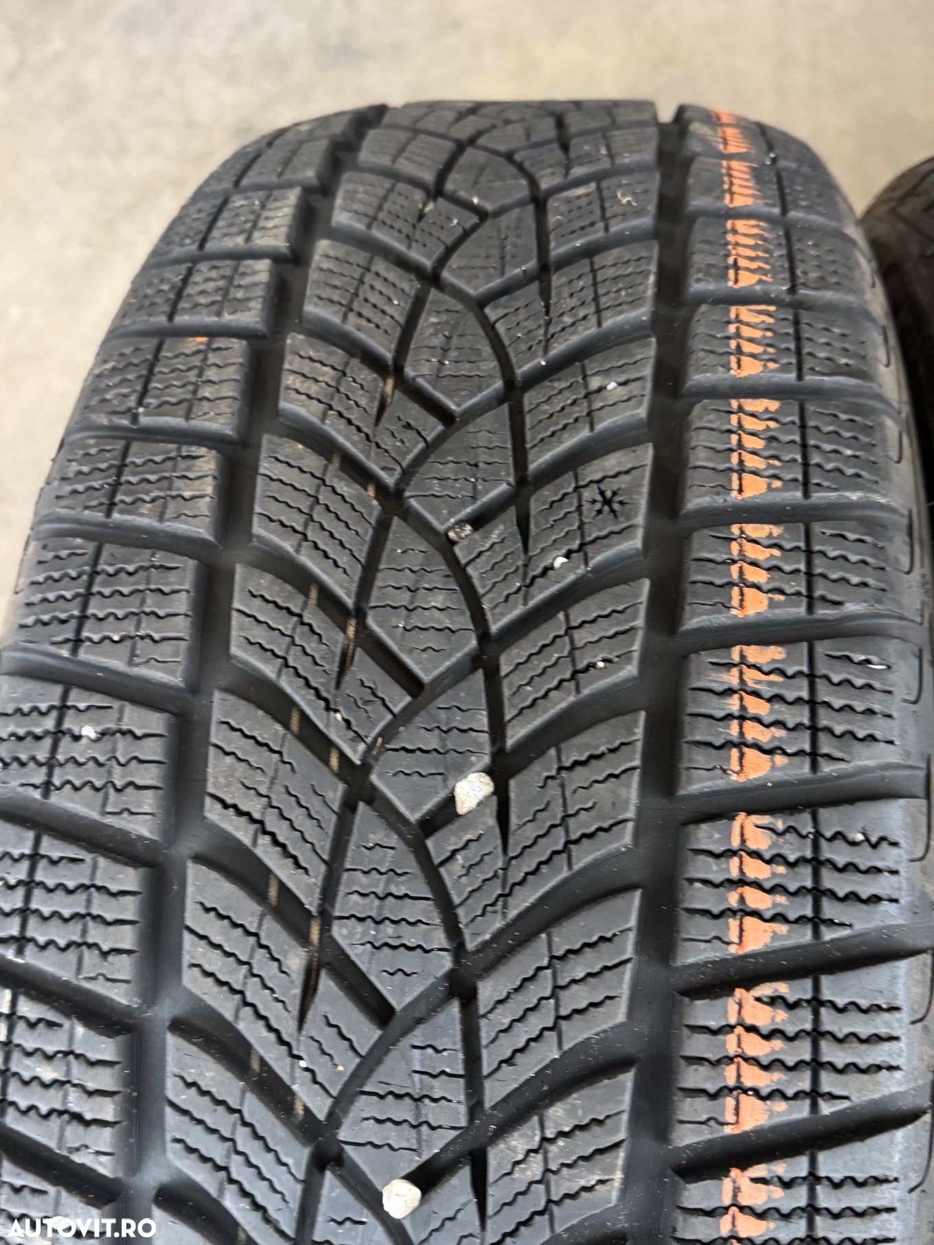 Vând 4 anvelope 225/55/19 goodyear de iarnă ca noi - 5