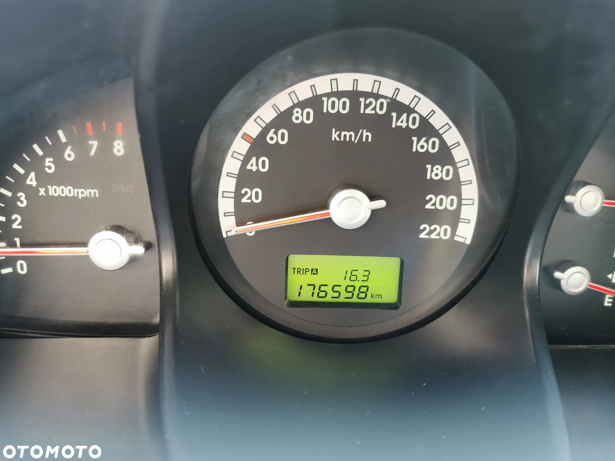 Kia Sportage 2.0 Tour + - 12