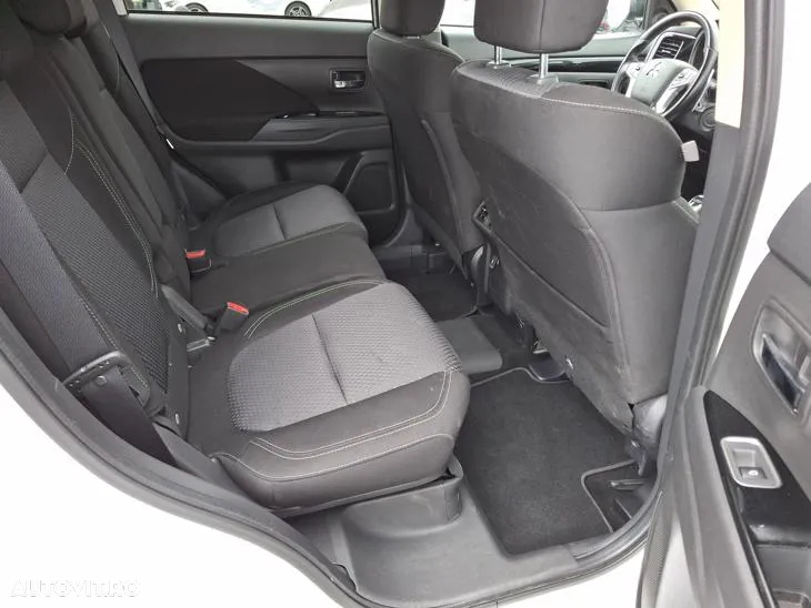 Mitsubishi Outlander 2.4 4WD Plug-In Hybrid - 14