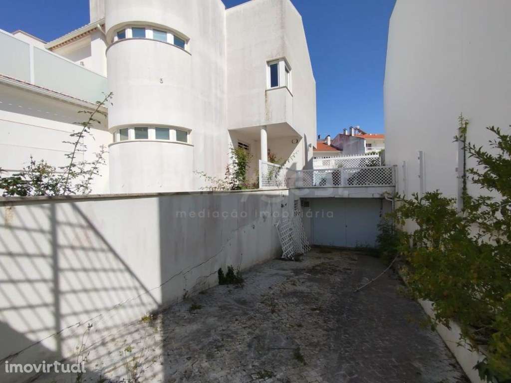 Moradia T4 com excelente localização no centro Figueira da Foz - Grande imagem: 3/17