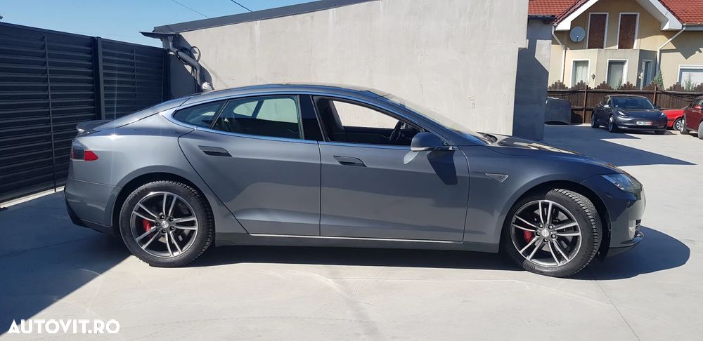 Tesla Model S Performance - 15