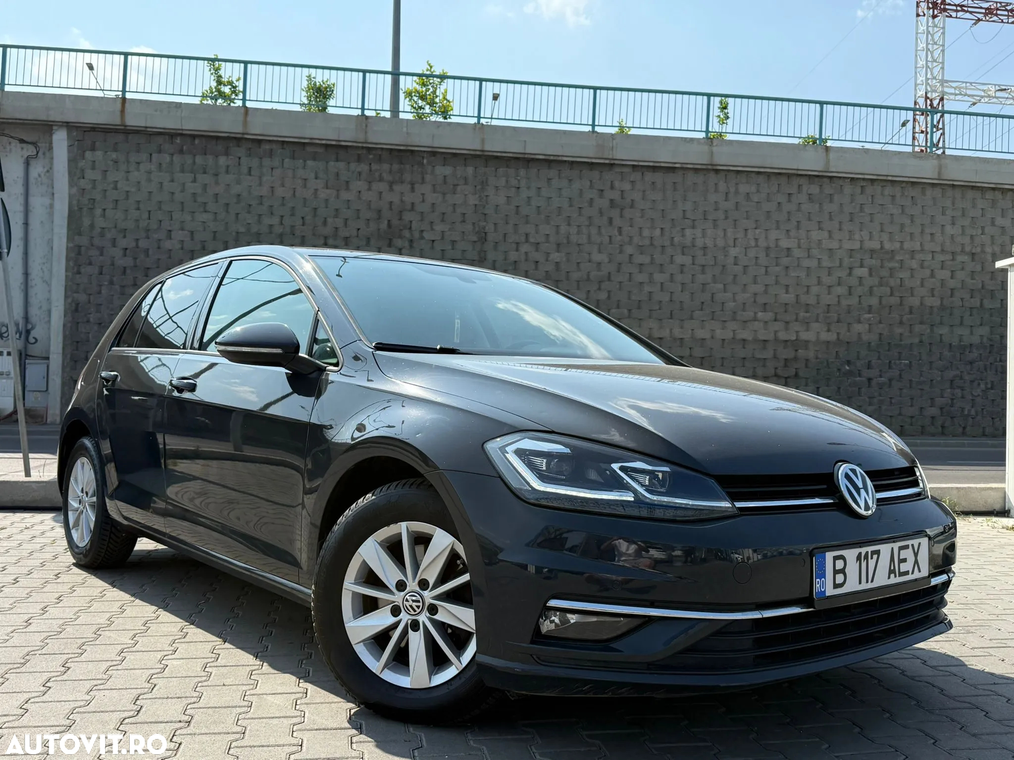 Volkswagen Golf 1.6 TDI Comfortline - 2