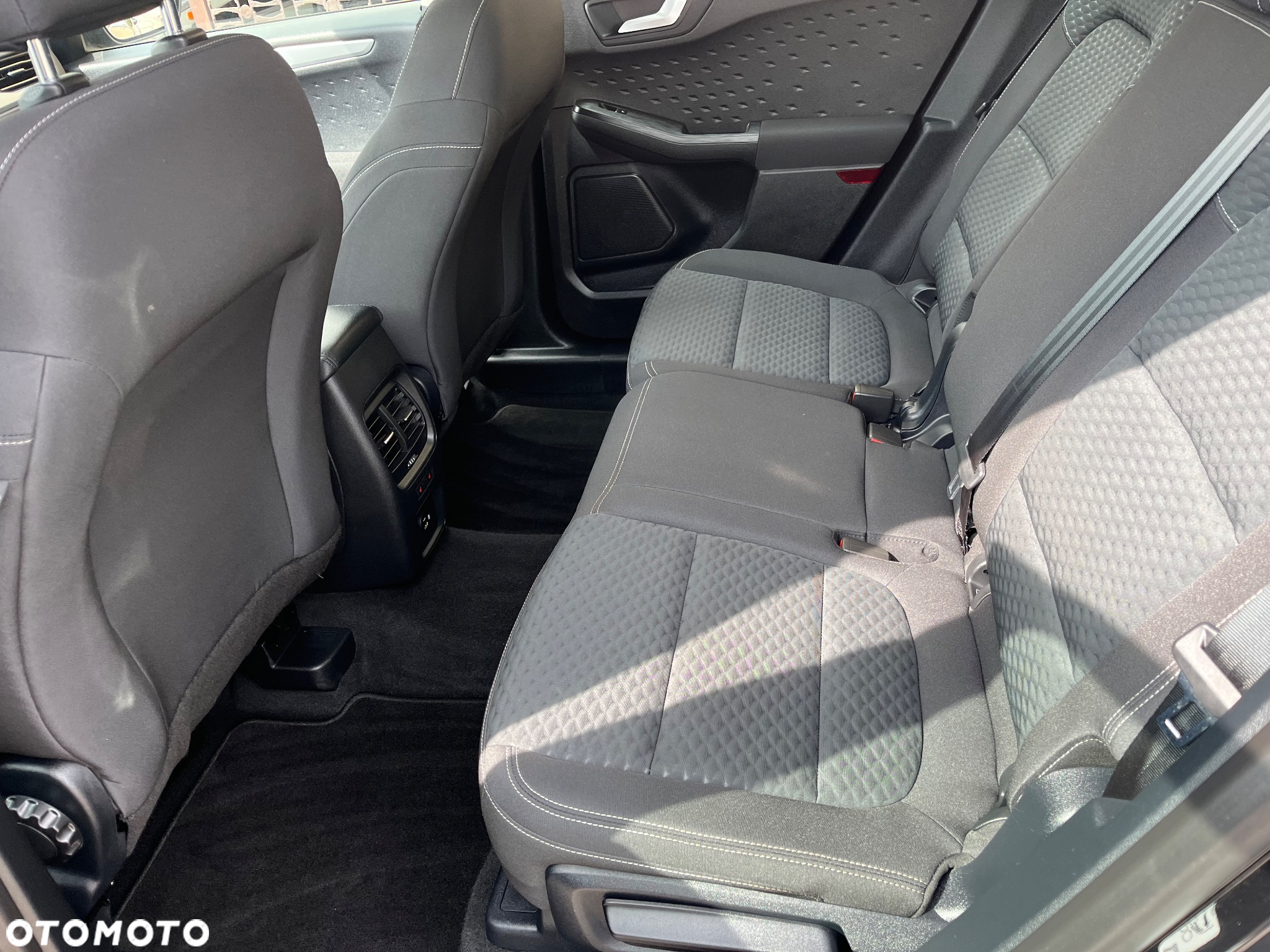 Ford Kuga 1.5 EcoBoost COOL&CONNECT - 11