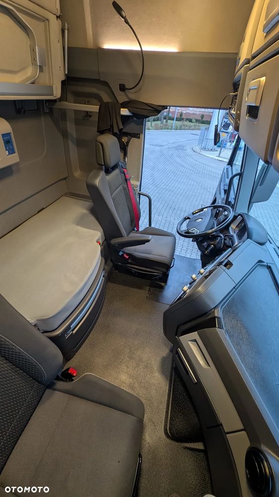 Renault T - 8