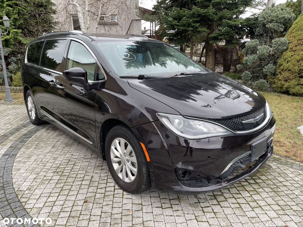 Chrysler Pacifica - 28