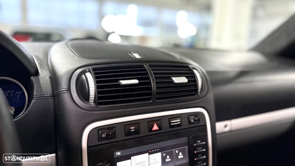 Porsche Cayenne Turbo - 19