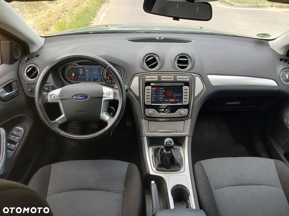 Ford Mondeo 2.5 Titanium - 2