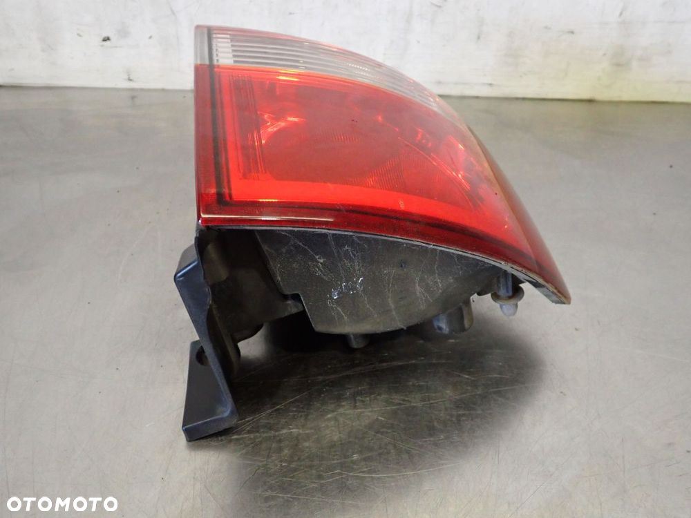 LAMPA LEWA TYLNA SSANGYONG KYRON 83601-09 - 2