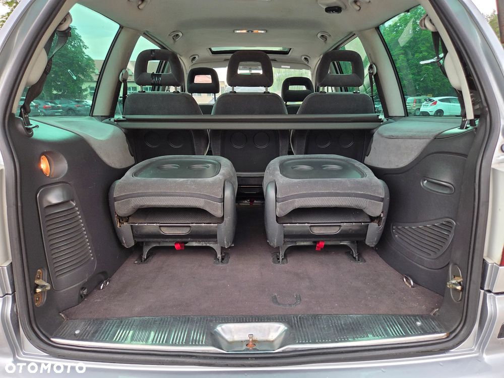 Ford Galaxy 1.9 TDI Ghia - 12