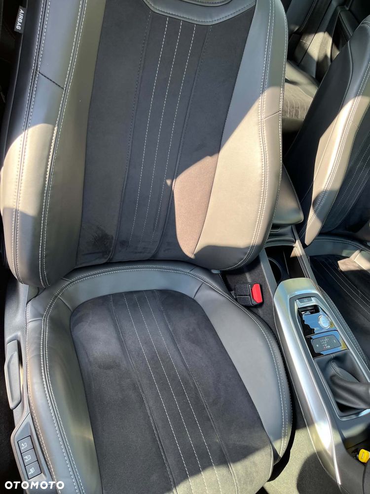 Peugeot 308 - 8