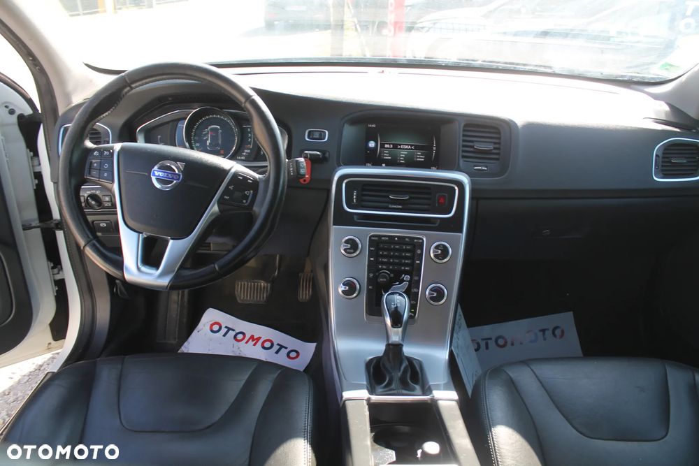 Volvo V60 Cross Country D3 Geartronic - 11