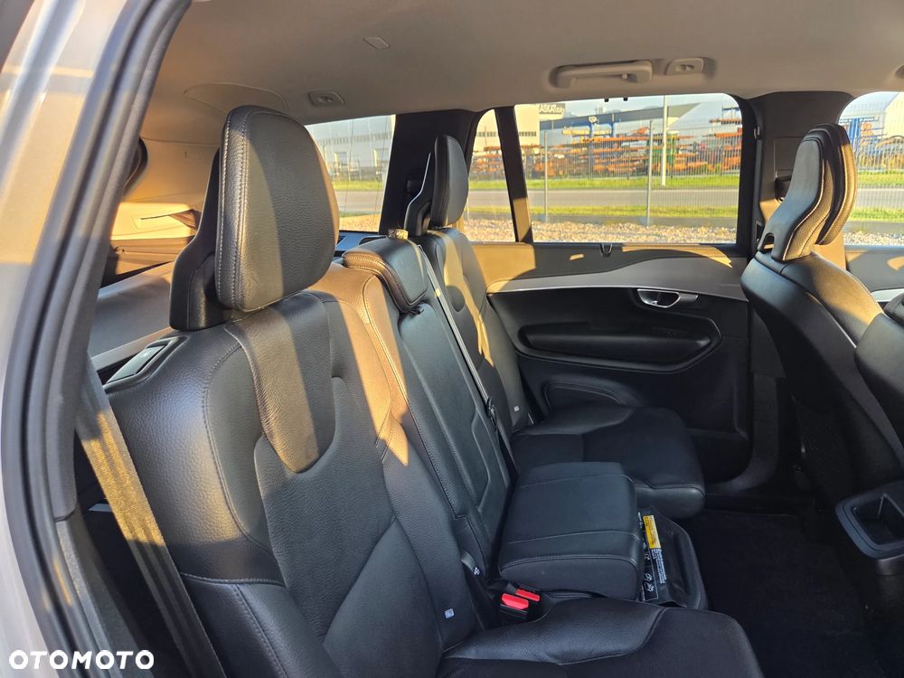 Volvo XC 90 B5 D AWD Plus Bright - 23