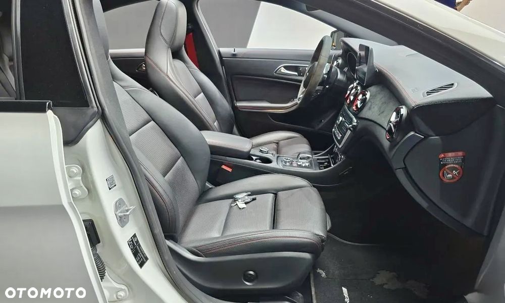 Mercedes-Benz CLA AMG 45 4Matic AMG Speedshift DCT 7G - 9