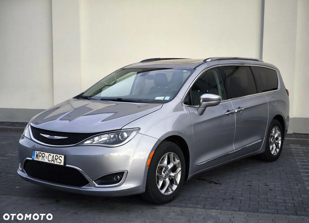 Chrysler Pacifica - 1