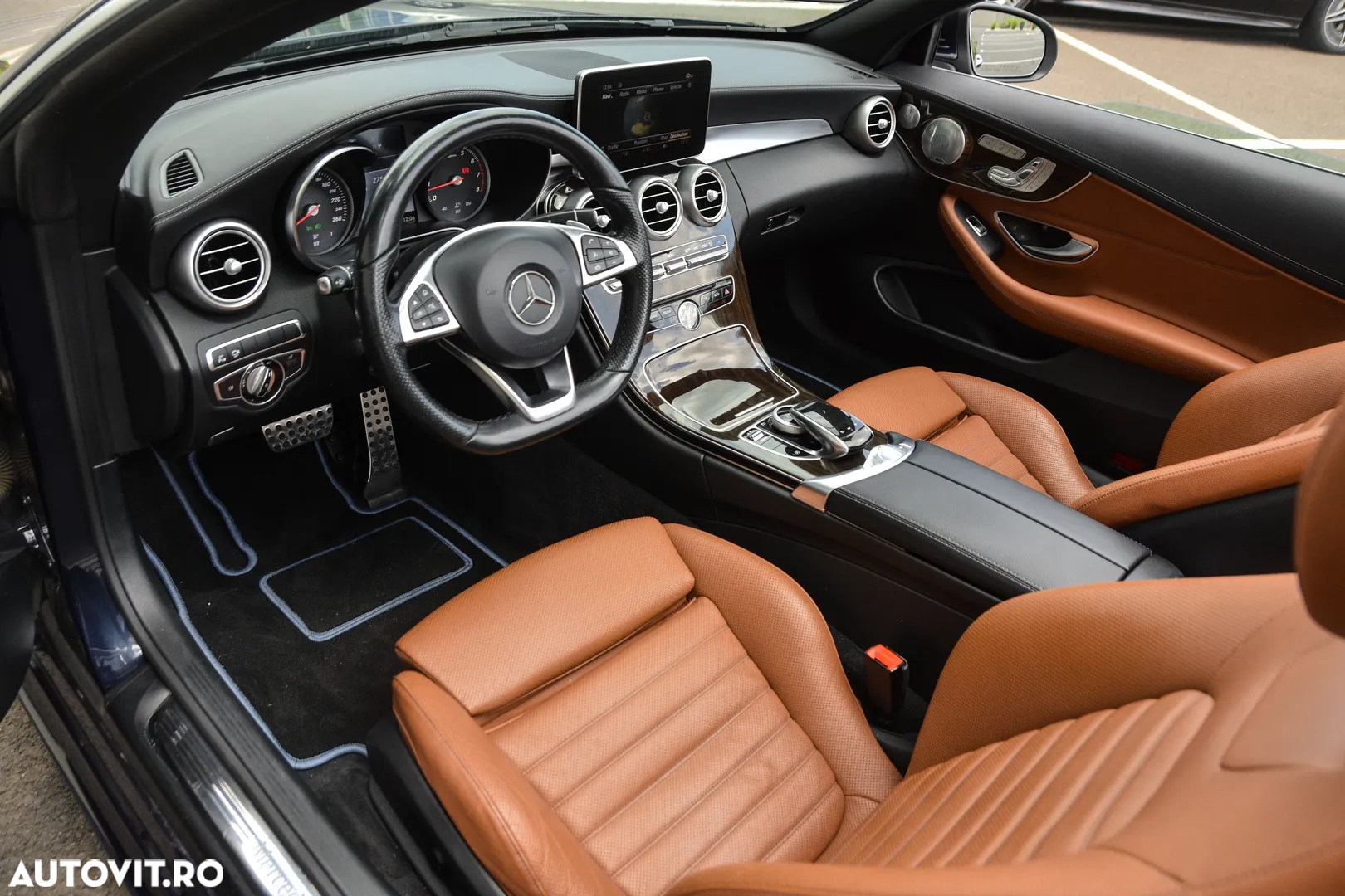 Mercedes-Benz C 300 Cabrio 9G-TRONIC AMG Line - 2
