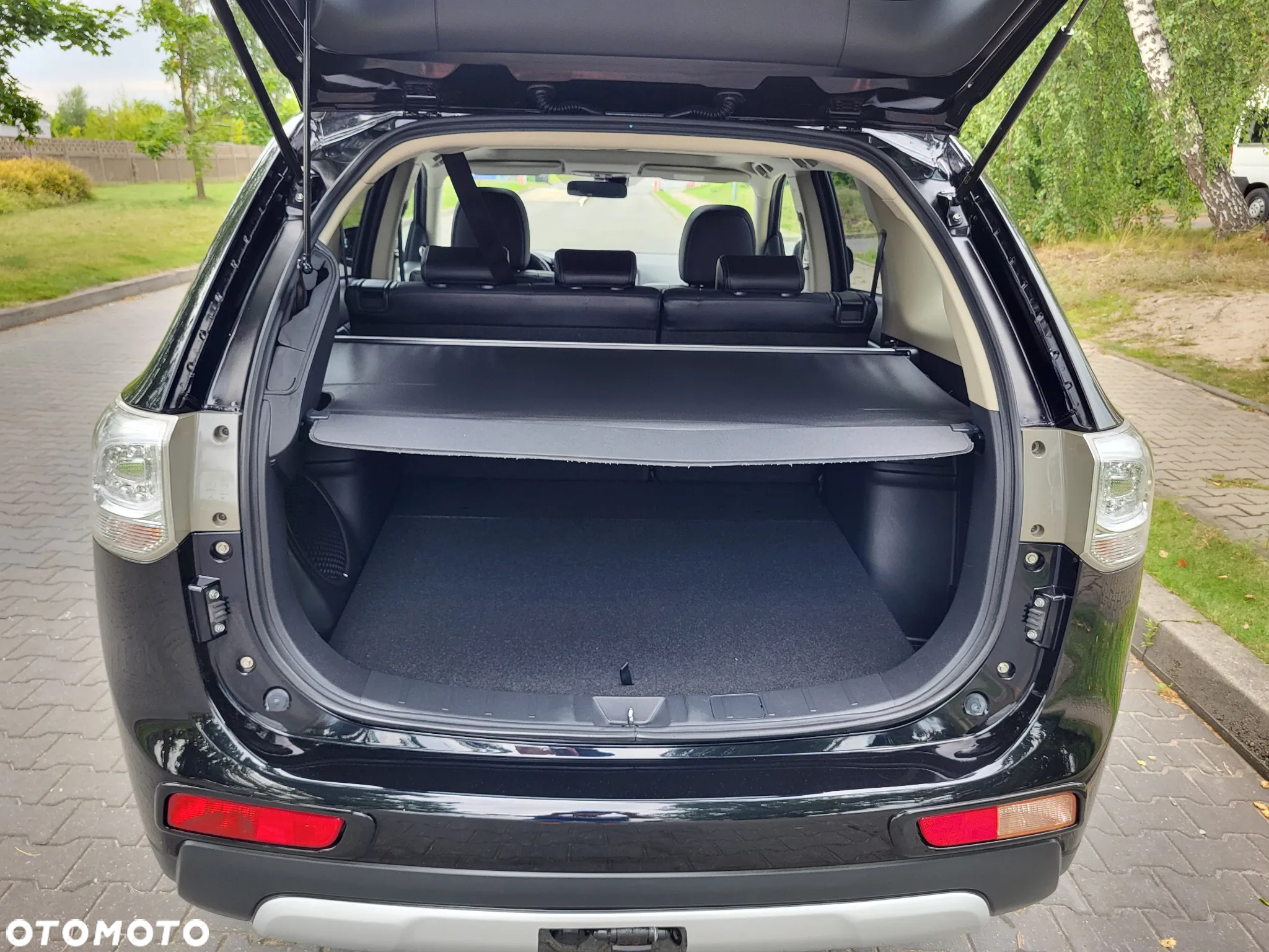 Mitsubishi Outlander ver-2-4-4wd-plug--in-hybrid-intro-edition - 15