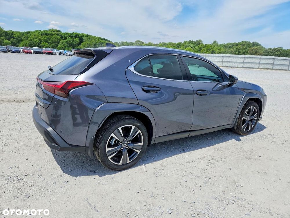 Lexus UX 300h Business - 4