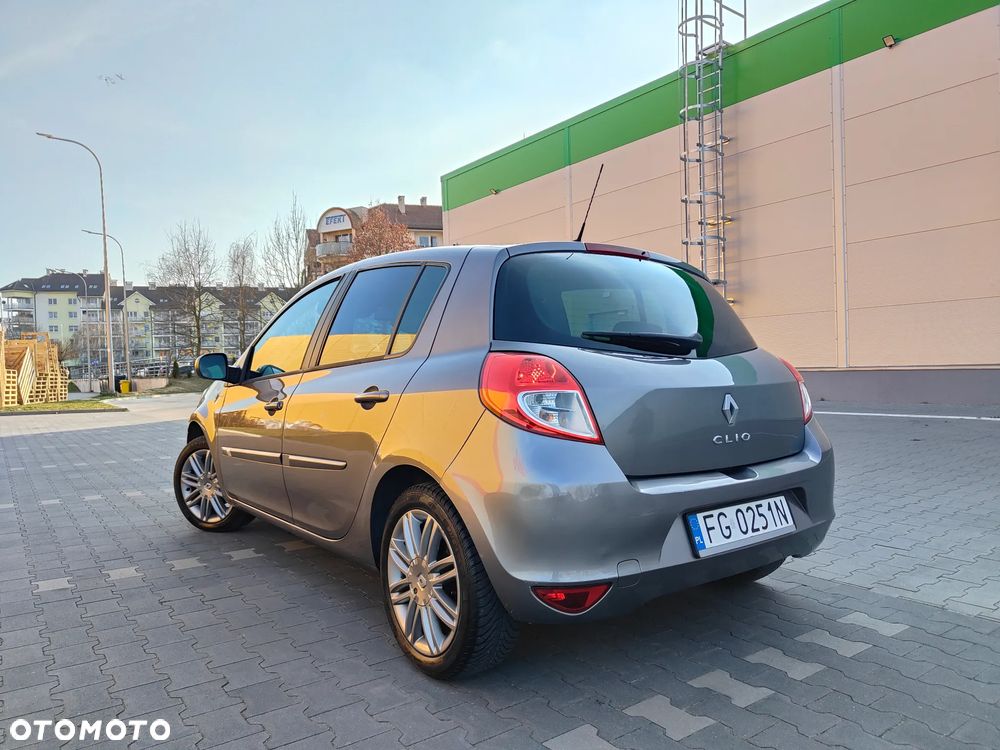 Renault Clio 1.2 16V 75 nightDay - 22