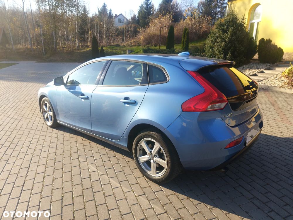 Volvo V40 T2 Momentum - 7