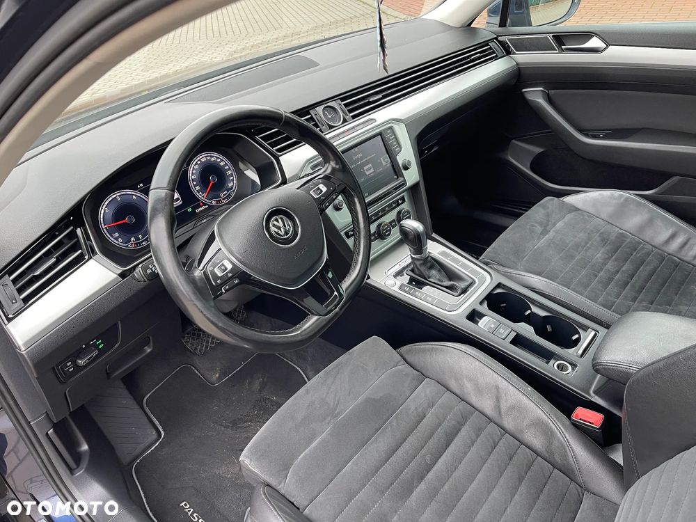 Volkswagen Passat Variant 2.0 TDI SCR 4Motion DSG (BMT) Highline - 10